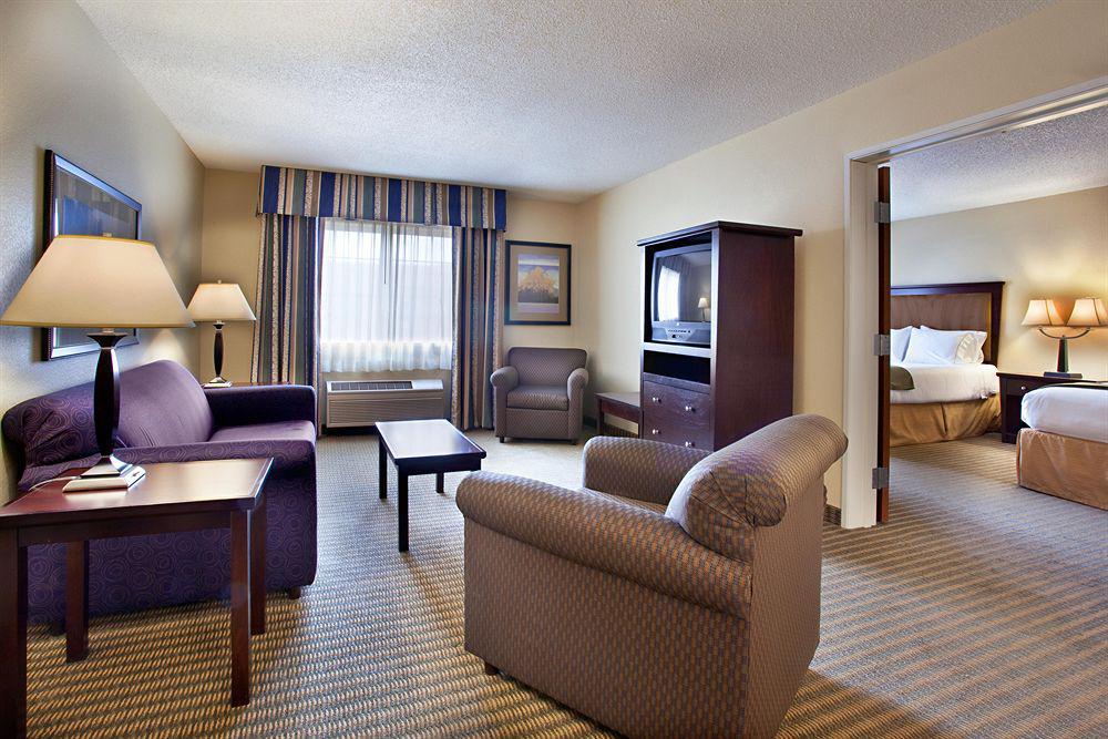 Express & Wheat Ridge-denver West By Ihg Hotel